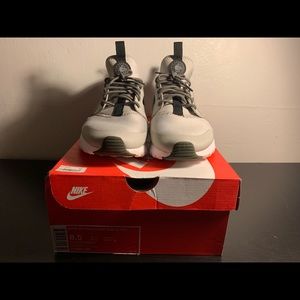 Olive green huaraches size 8.5 ‼️preowned‼️